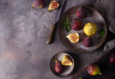 fresh figs for healthy eating on wooden tableの写真素材