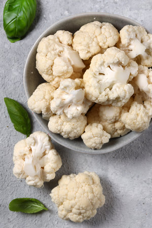 fresh cauliflower in a bowl for healthy eatingの写真素材