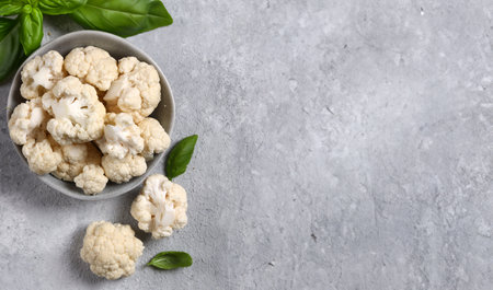 fresh cauliflower in a bowl for healthy eatingの写真素材