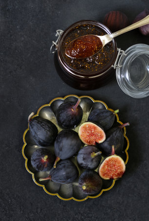 natural organic fig jam and fresh berriesの写真素材