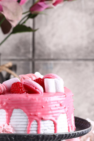 pink cake dessert with fresh berriesの写真素材