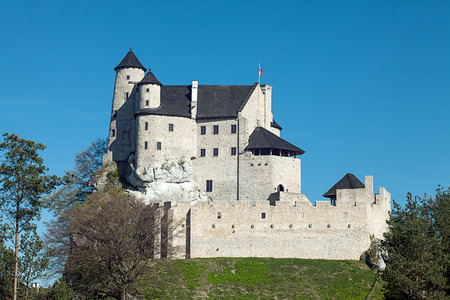 BOBOLICE, POLAND - APRIL 28, 2018:Ruins of a Gothic castle in Bobolice, Poland. Castle in the village of Bobolice, Jura Krakowsko-Czestochowska. Trail of the Eagle's Nests.のeditorial素材