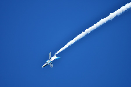 Blue impulse