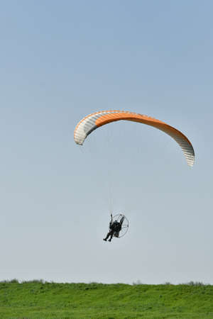 Riverbed Motor Paragliding