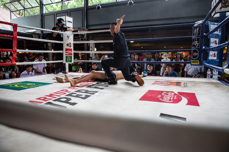 CHIANGMAI , THAILAND - JUN 18 2016: Unidentified players in Muaythai " Warmup PK group Super Fight"のeditorial素材