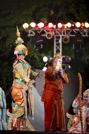 CHIANG MAI, THAILAND - JAN 26, 2019 : Thailand Dancing in masked perform a Thai classic masked ballet ( Khon ), unidentified actors are showing in the traditional Thai dancing at Three Kings Monument.のeditorial素材