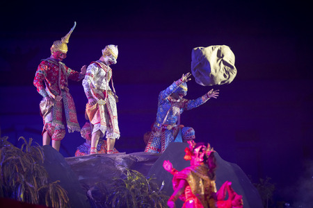 CHIANG MAI, THAILAND - JAN 26, 2019 : Thailand Dancing in masked perform a Thai classic masked ballet ( Khon ), unidentified actors are showing in the traditional Thai dancing at Three Kings Monument.のeditorial素材