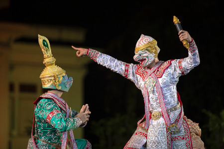 CHIANG MAI, THAILAND - JAN 26, 2019 : Thailand Dancing in masked perform a Thai classic masked ballet ( Khon ), unidentified actors are showing in the traditional Thai dancing at Three Kings Monument.のeditorial素材