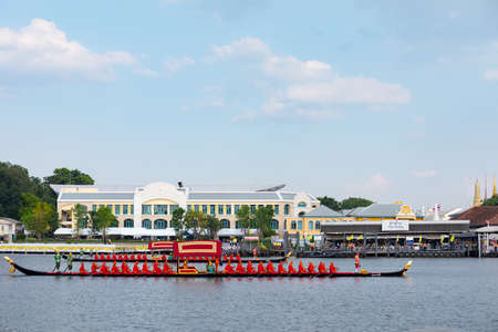 BANGKOK, THAILAND - OCT 17 2019: The Royal Barge in Chao Phraya river to be used in the royal coronation ceremony of His Majesty the King of Thailandのeditorial素材