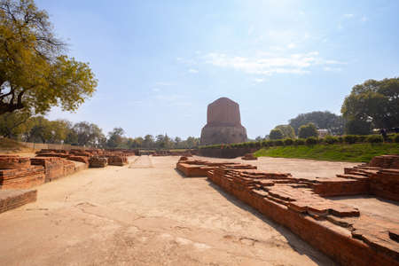 VARANASI, INDIA - FEB 28 2019: the place of the Buddha's first sermon near Benaresのeditorial素材