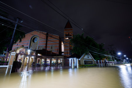 CHIANGMAI , THAILAND - OCT 04 2024 : Chiang Mai city flooded as Ping River overflowsのeditorial素材