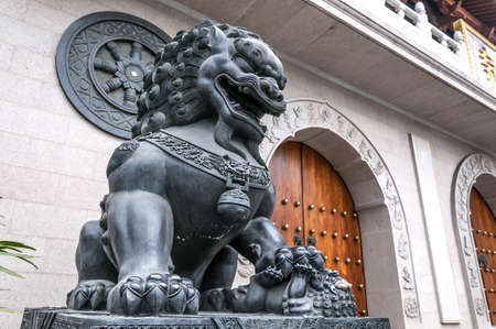 Statue of Lion, Shanghai, Chinaの写真素材