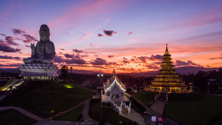 Wat Huai Pla Kung.A beautiful public temple.It is popular with both Thai and foreign tourists.Twilight eveningのeditorial素材
