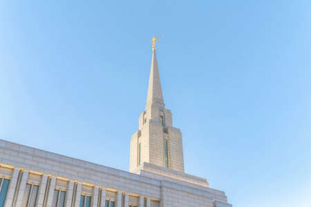 Low angle view of an LDS church against the clear sky in Utahの写真素材