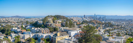 Residential area and hills at the bay area in San Francisco, Californiaの写真素材