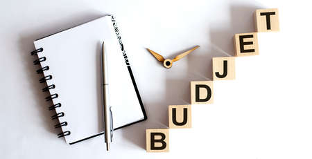 Budget- business concept text on wood block.の写真素材