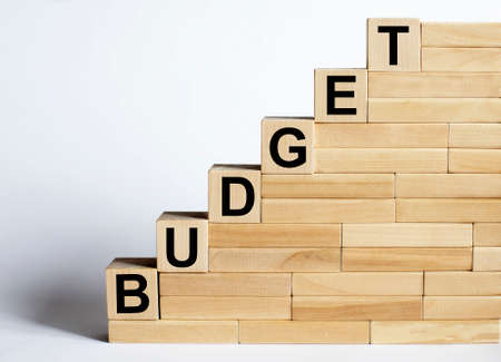 Work strategy on the wood blocks Budget.Business