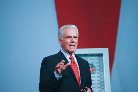 SAN FRANCISCO, CA, OCT 2, 2011 - Oracle chairman Jeff Henley makes speech at Oracle OpenWorld conference in Moscone center on Oct 2, 2011のeditorial素材