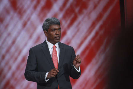 SAN FRANCISCO, CA, OCT 2, 2012 - Oracle Executive Vice President Thomas Kurian makes speech at OpenWorld conference in Moscone center on Oct 2, 2012 in San Francisco, CAのeditorial素材