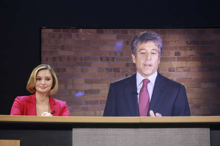 MADRID, SPAIN, NOV 13, 2012 - London-based anchor for Bloomberg Television Linzie Janis presents SAP CEO Bill McDermott online speech at Sapphire Now conference on Nov 13, 2012 in Madrid, Spain
のeditorial素材
