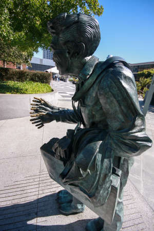 SAN FRANCISCO, CA, SEPT 22, 2010 - Shaking Man sculpture created by Terry Allen and interpreted as  representation of parkinsonism stay outdoor at Yerba Buena Center on Sept 22, 2010 in San Franciscoのeditorial素材