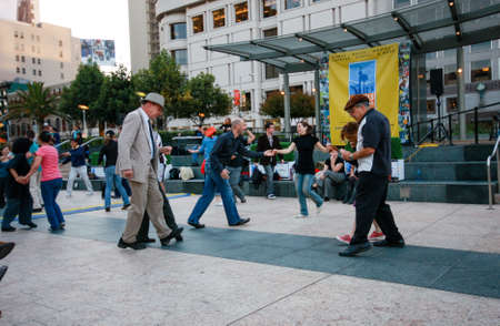 SAN FRANCISCO, USA - SEPT 22, 2010: People are dancing at Union Square on Sept 22, 2010 in San Francisco, USAのeditorial素材