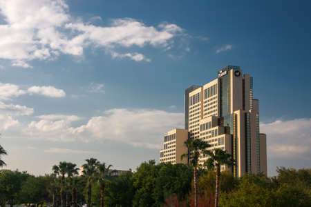 ORLANDO, FL, USA - MARCH 10, 2008: The Peabody Hotel on International Drive in Orlando, USA on March 10, 2008. In 2013 it was sold for $717 million and renamed as Hyatt Regency Orlando.のeditorial素材