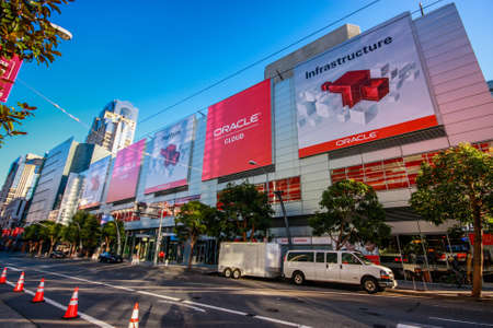 SAN FRANCISCO, CA, USA - SEPT 22, 2013: Early morning at Fourth street near Moscone Center on the eve of Oracle Open World conference start on Sept 22, 2013 in San Francisco, CA, USA.のeditorial素材