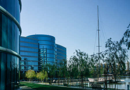 REDWOOD CITY, CA, USA - SEPT 24, 2008: The Oracle Headquarters located in Redwood City, CA, USA on Sept 24, 2008. Oracle is a multinational hardware and software technology corporationのeditorial素材