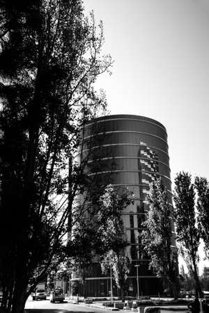 REDWOOD CITY, CA, USA - SEPT 24, 2008: The Oracle Headquarters located in Redwood City, CA, USA on Sept 24, 2008. Oracle is a multinational hardware and software technology corporation.のeditorial素材
