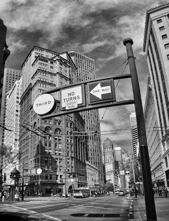 SAN FRANCISCO, CA - OCT 2, 2011: The Ritz-Carlton Destination Club vintage building designed by architects Daniel Burnham and John Root at the corner Market and Kearny Streets on October 2, 2011のeditorial素材