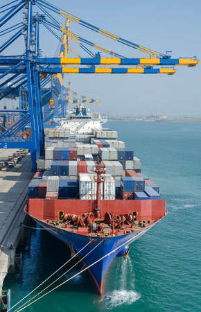 Mundra, India - December 31:  Container vessel in port of Mundra on December 31, 2017  in Mundra, India.のeditorial素材