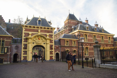 In Amsterdam, at Christmas time, we can find many different landscapes, from ice rinks to canals and buildings by the water. Bicycles and windmills are other attractions of the city. Even the flower market at Christmas is a nice place to visit. cafeteria.のeditorial素材