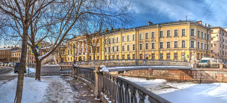 St. Petersburg, Russia - February 18, 2016: Winter scene on the embankment. Griboyedov Canal and Bridge of Four Lions. HDRのeditorial素材