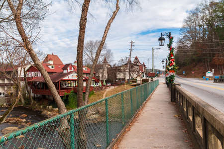 Helen, Georgia, USA - December 14, 2016: The bridge over the Chattahoochee river on the Main Streetのeditorial素材