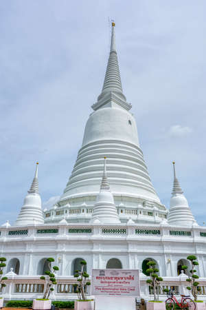 One landmark of Wat Prayurawongsawas Worawihan in Bangkok, Thailand. A place everyone in every religion can be viewed.の写真素材