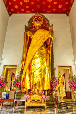 One landmark of Wat Phra Chettuphon Wimon Mangkhalaram Ratchaworamahawihan in Bangkok, Thailand. A place everyone in every religion can be viewed.のeditorial素材