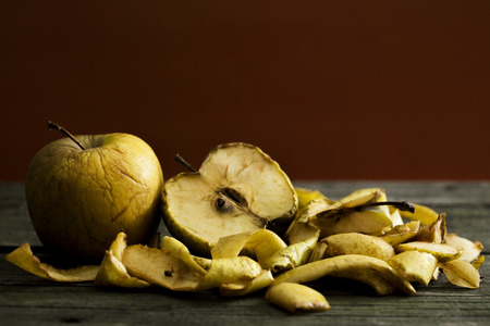 apples on wooden tableの写真素材