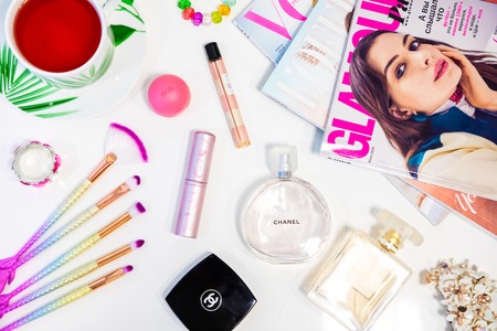 Prague, Czech Republic - 5.08.2018: Professional makeup tools and brushes. Flat composition. magazines and social media. Top view. Flat lay.のeditorial素材