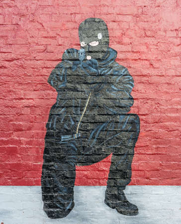 UVF Kneeled Gunman From East Mural.のeditorial素材