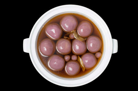 Che troi nuoc, Vietnamese mung bean paste wrapped in shell of glutinous rice flour