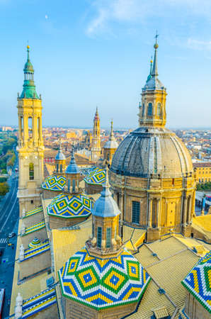 Aerial view Zaragoza dominated by the basilica de nuestra senora de pilar, Spain
の写真素材
