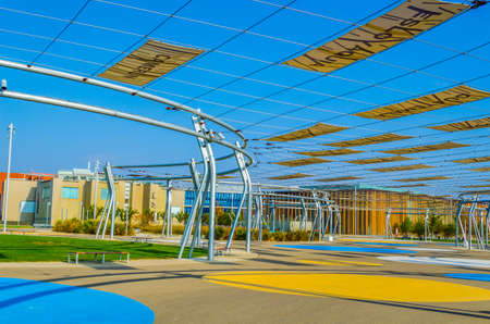 View of alley presenting all participants of the world expo in zaragoza in 2008
のeditorial素材