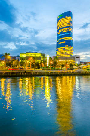 Sunset view of the Iberdrola skyscraper in Bilbao, Spain
のeditorial素材