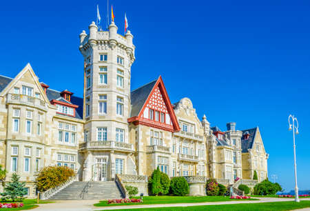 View of the magdalena palace in Santander, Spain
のeditorial素材