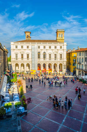 People are strolling through Piazza Vecchia in Bergamo, Italy
のeditorial素材