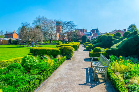 View of the new place gardens in Stratford upon Avon, England
の写真素材