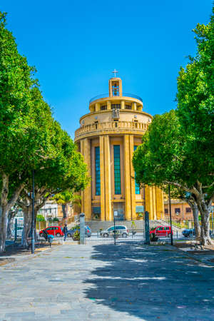 View of Chiesa Monumento Pantheon Dei Caduti church in Syracuse, Sicily, Italy
の写真素材