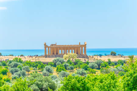 View of the Concordia temple in the Valley of temples near Agrigento in Sicily, Italy
の写真素材