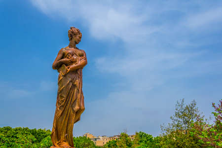 View of a statue in the Bellini garden park in Catania, Sicily, Italy
の写真素材